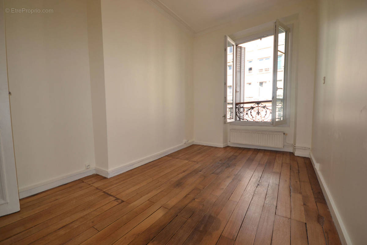 Appartement à PARIS-10E