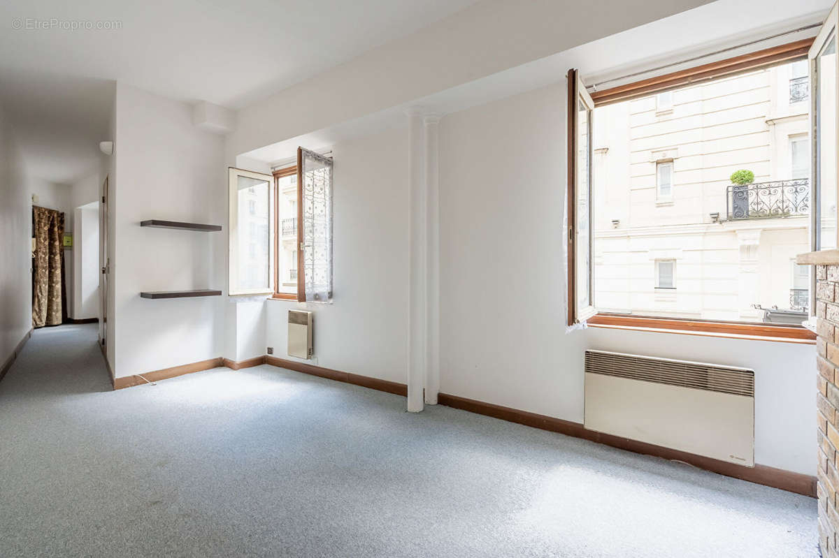 Appartement à PARIS-10E