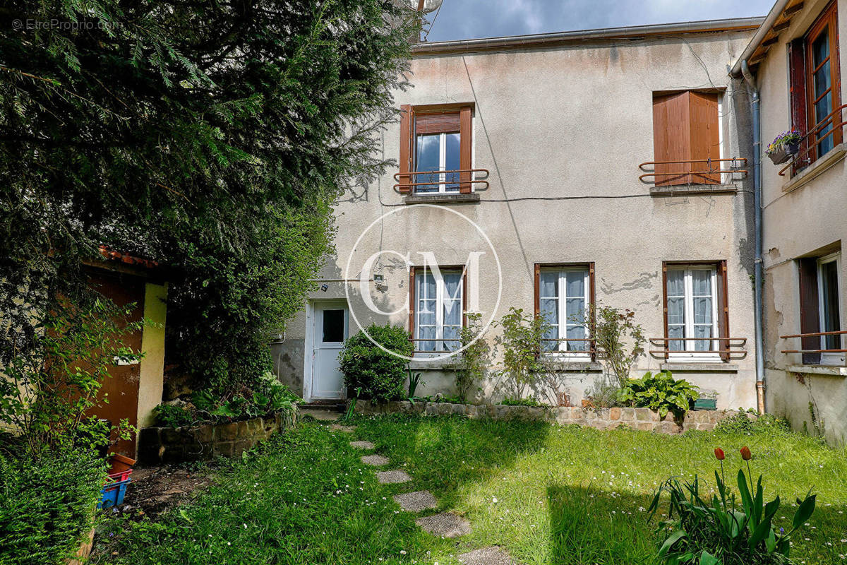 Appartement à JOUY-EN-JOSAS