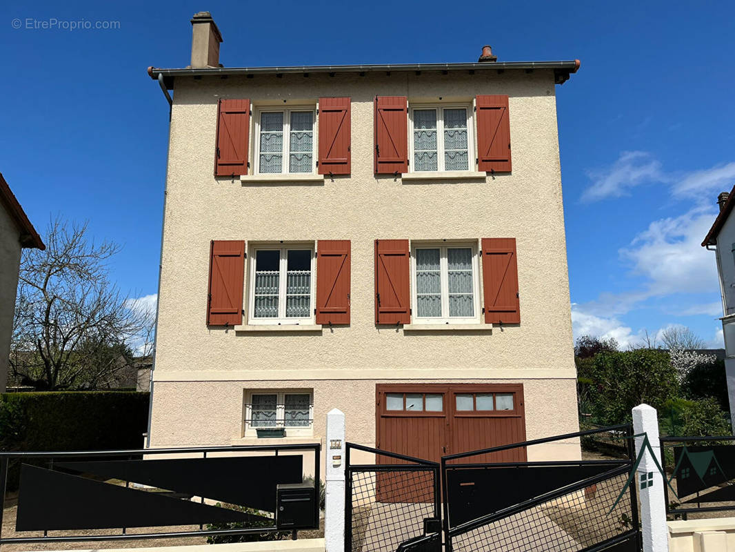 Maison à SAINT-AMAND-MONTROND