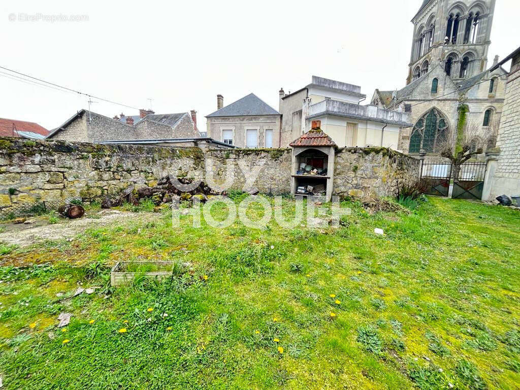 Maison à VAILLY-SUR-AISNE