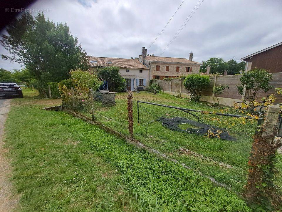 Maison à QUEYRAC