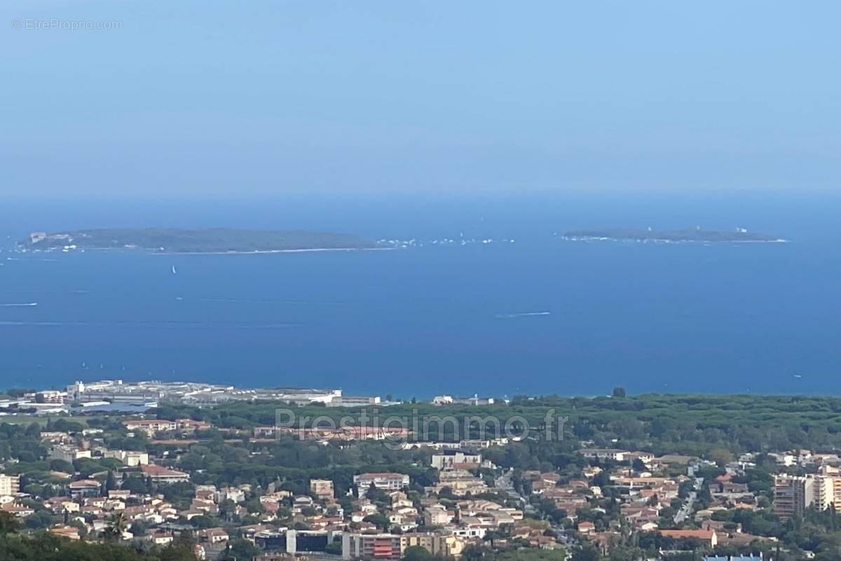 Appartement à MANDELIEU-LA-NAPOULE