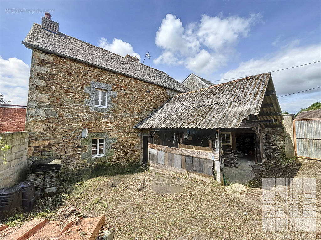 Maison à COUTERNE