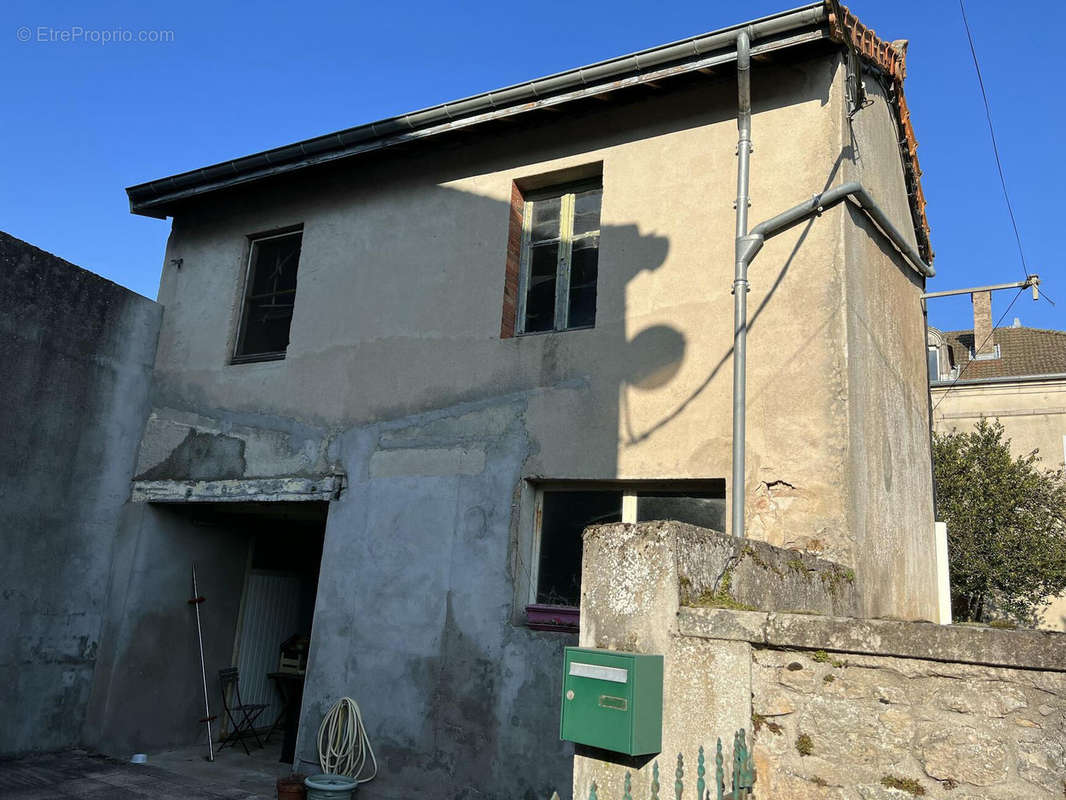 Maison à SAINT-BONNET-DE-JOUX