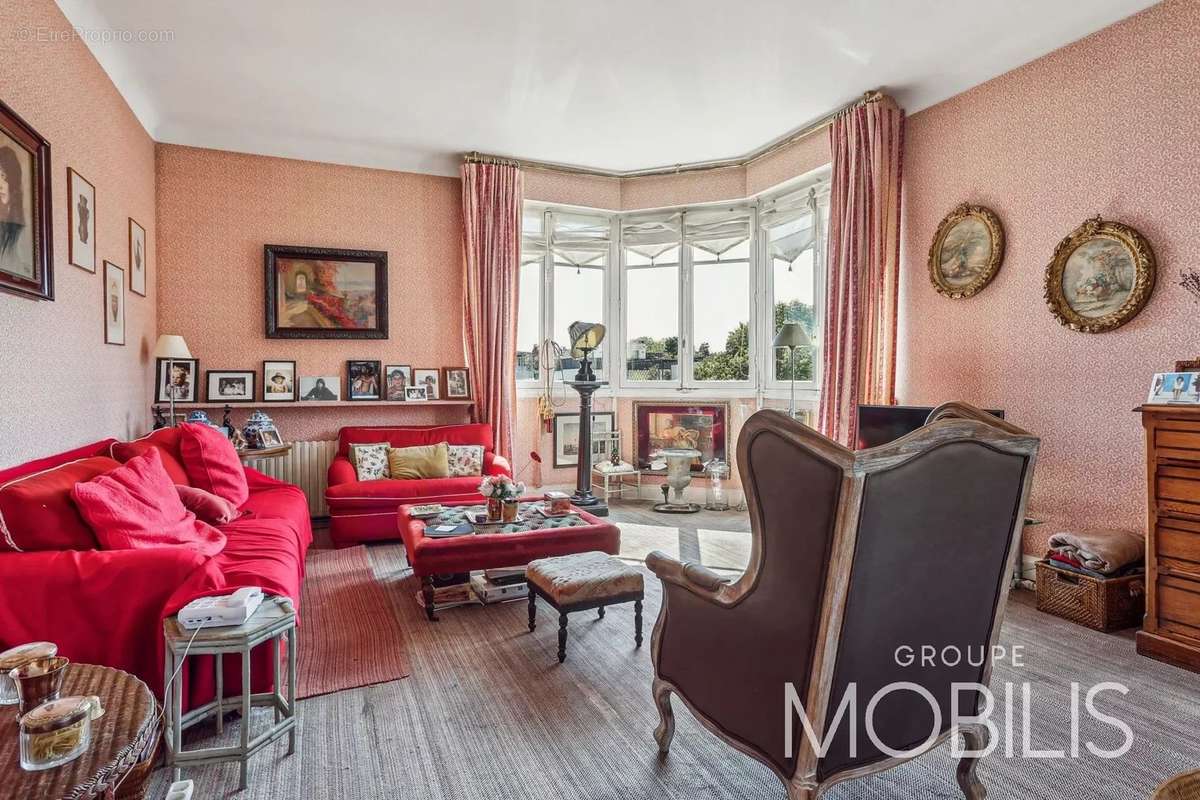 Appartement à NEUILLY-SUR-SEINE