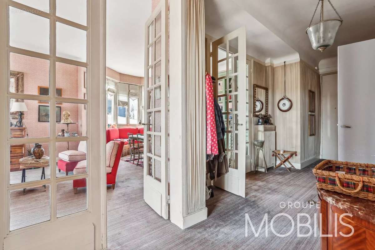 Appartement à NEUILLY-SUR-SEINE