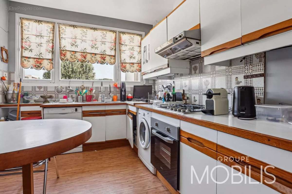 Appartement à NEUILLY-SUR-SEINE