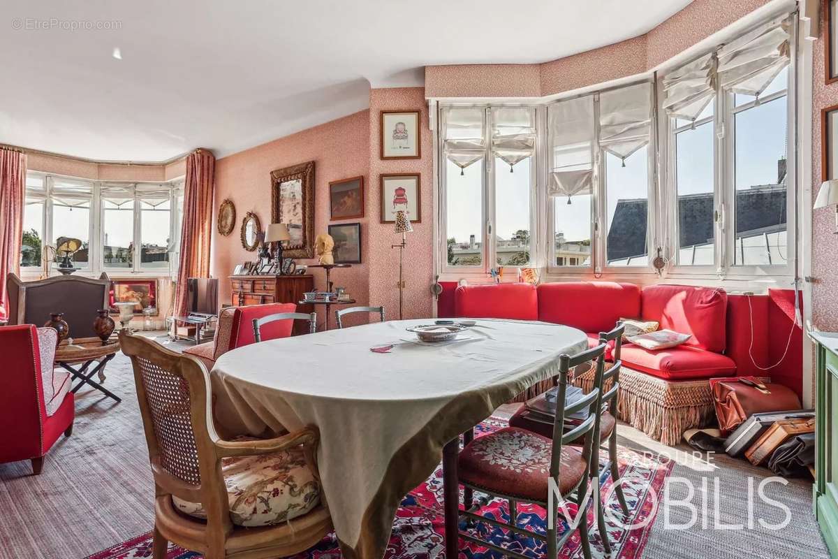 Appartement à NEUILLY-SUR-SEINE