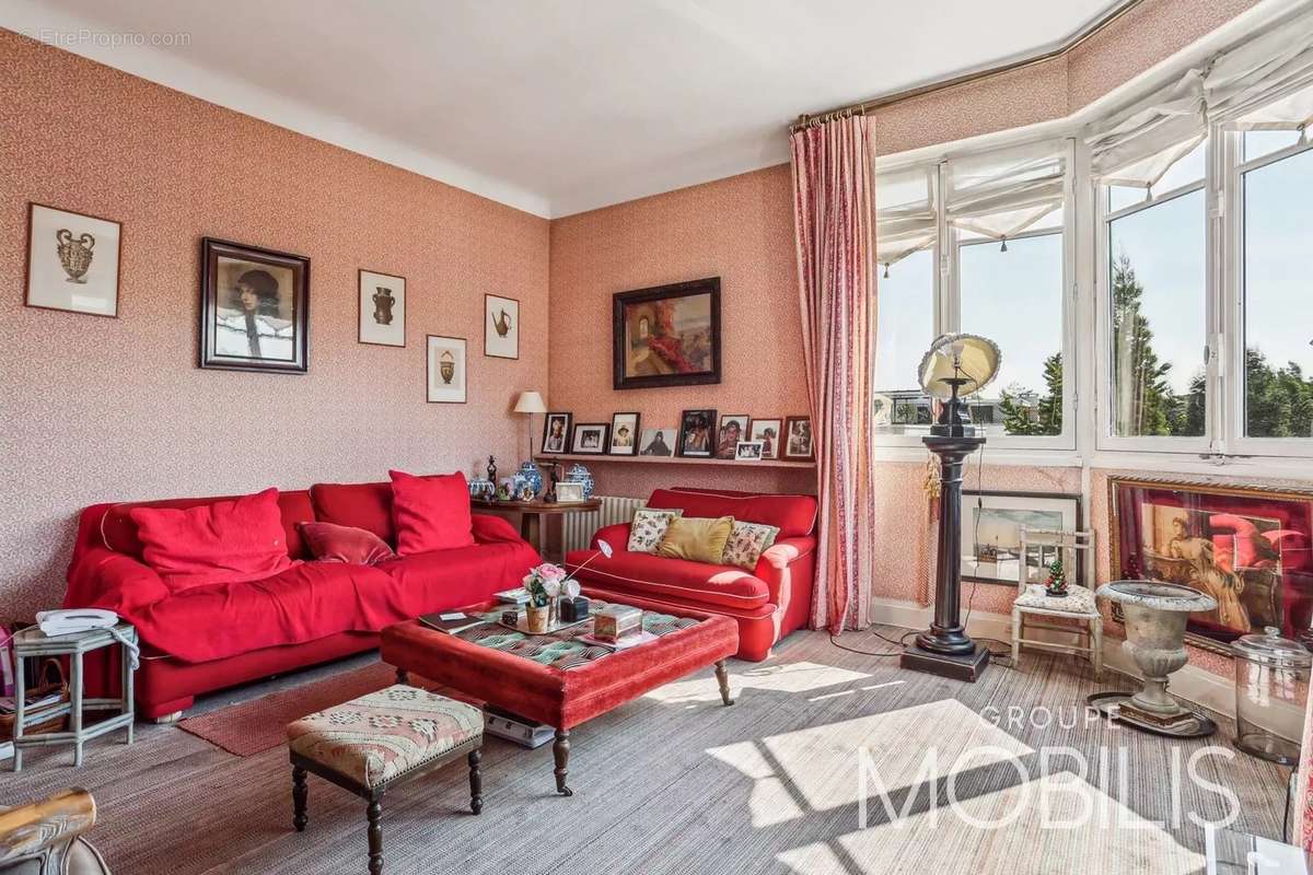 Appartement à NEUILLY-SUR-SEINE