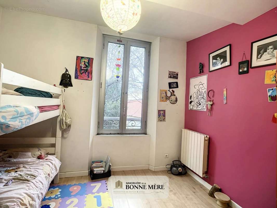 Appartement à MARSEILLE-3E