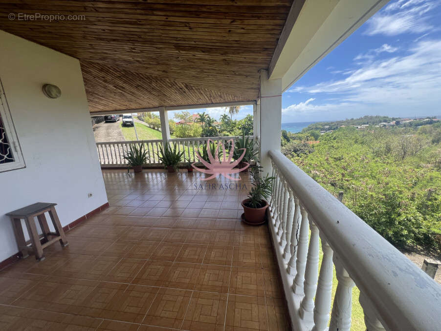 Appartement à LE ROBERT