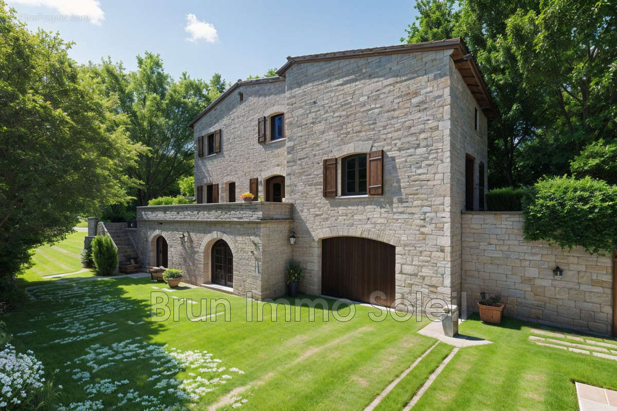 Maison à SAINT-JEANNET