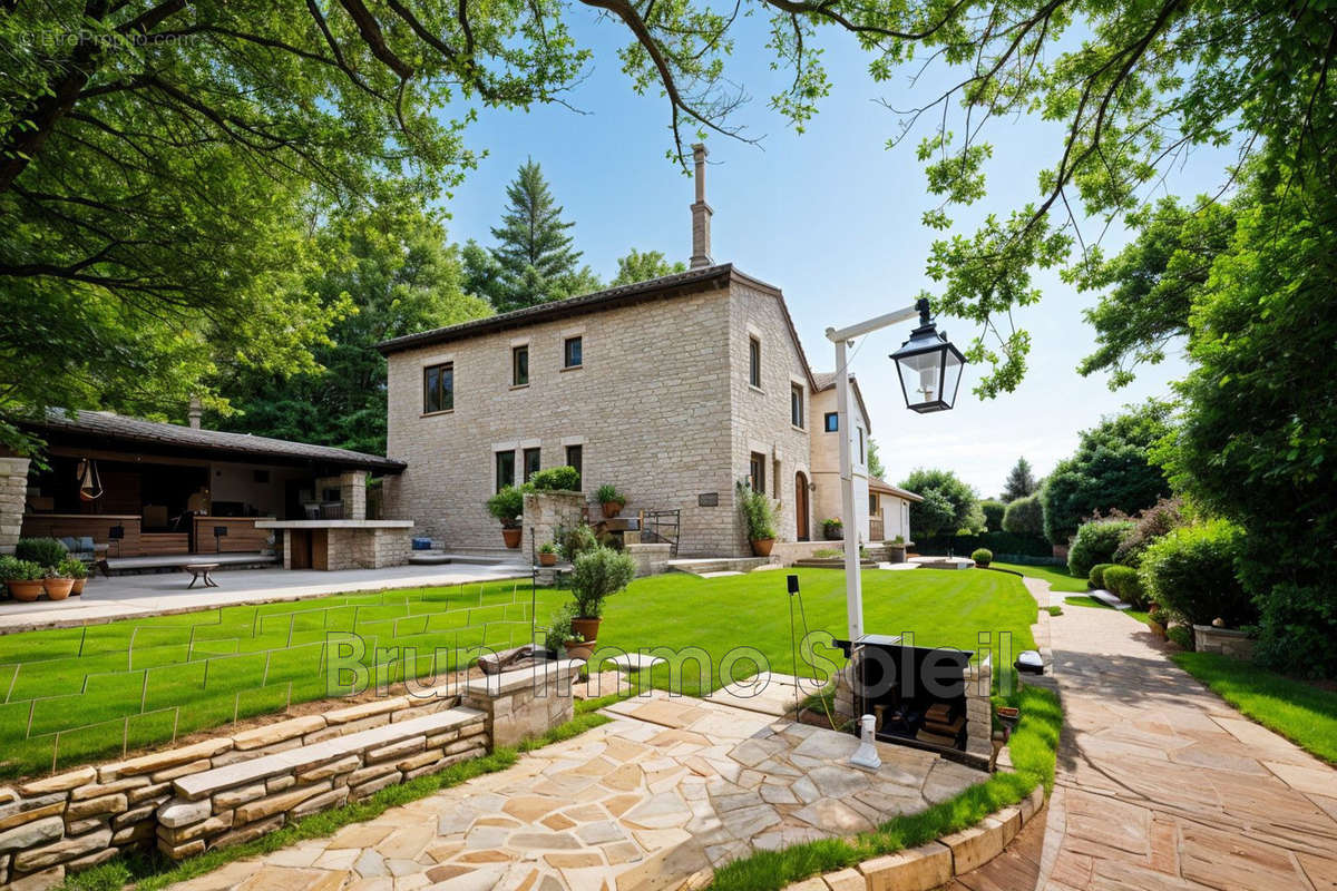 Maison à SAINT-JEANNET