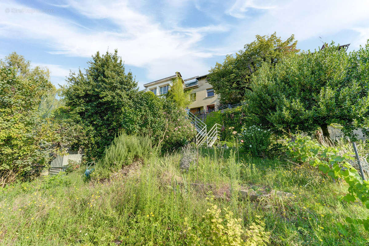 Appartement à RILLIEUX-LA-PAPE