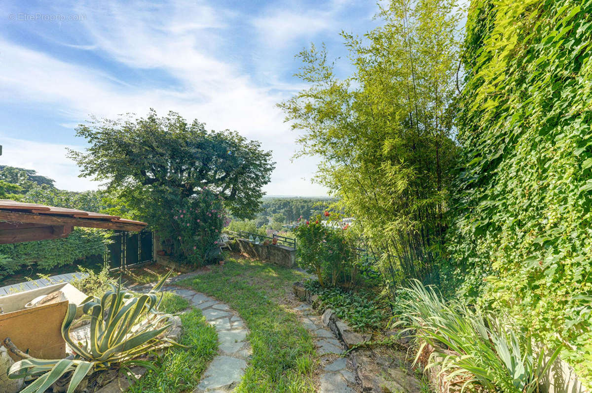 Appartement à RILLIEUX-LA-PAPE