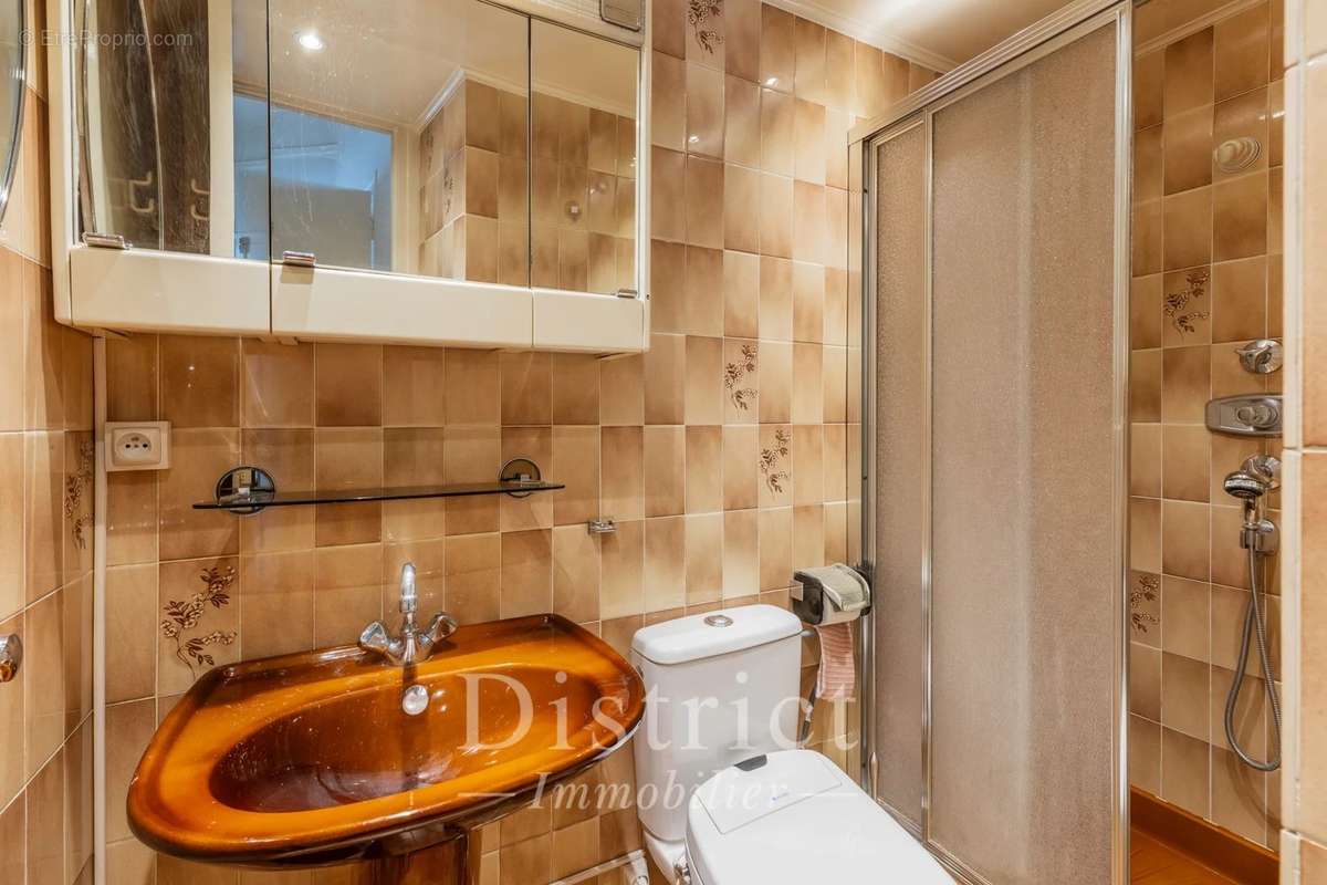 Appartement à PARIS-8E