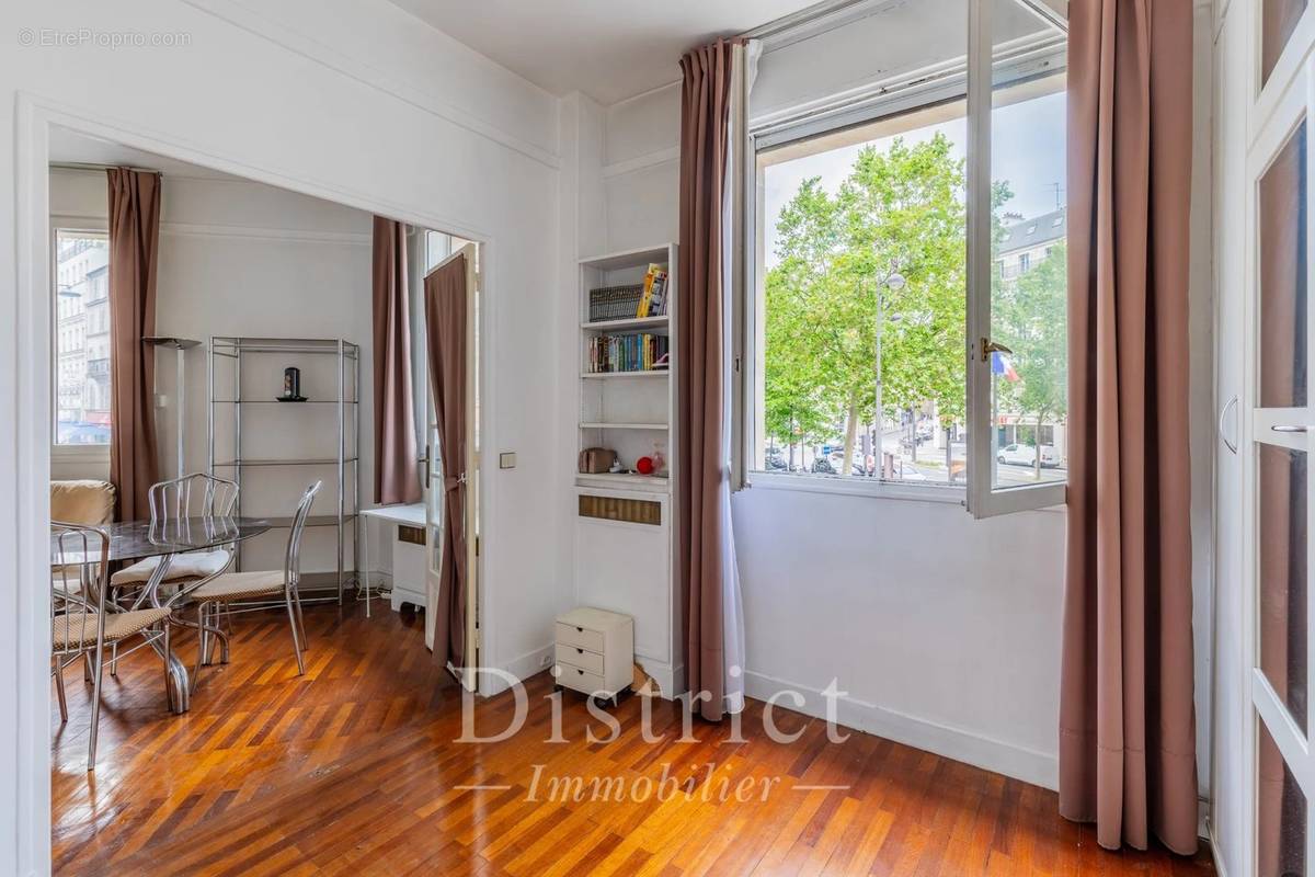 Appartement à PARIS-8E