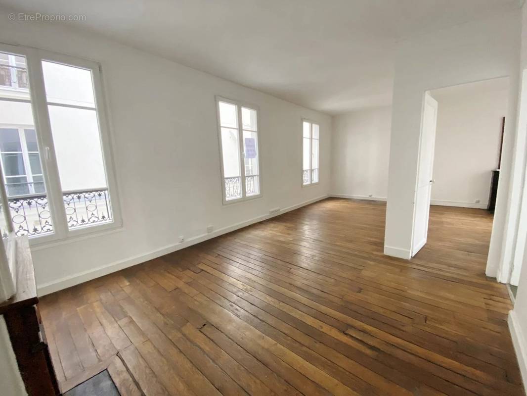 Appartement à PARIS-10E