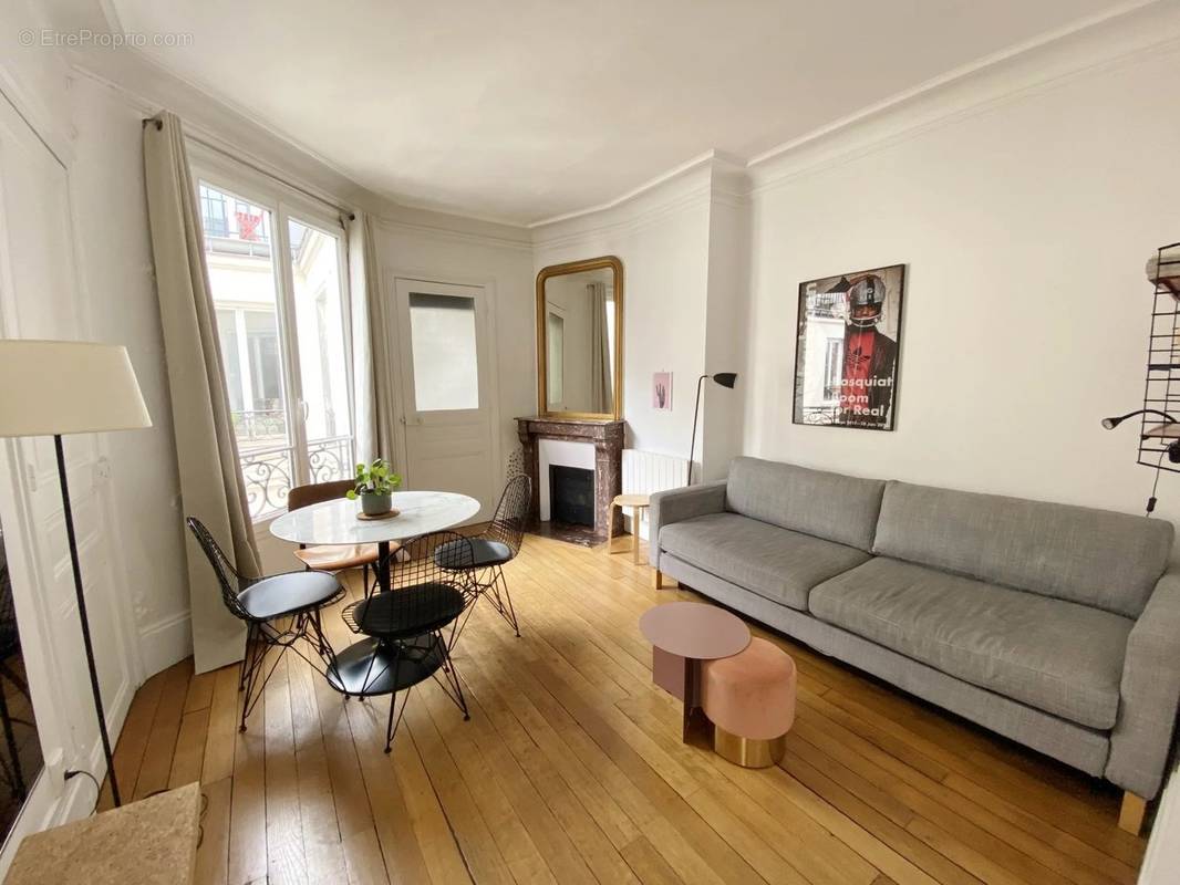 Appartement à PARIS-10E