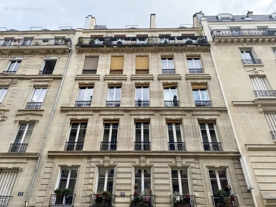 Appartement à PARIS-10E