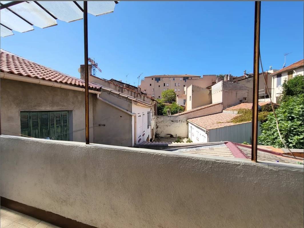 Appartement à MARSEILLE-3E