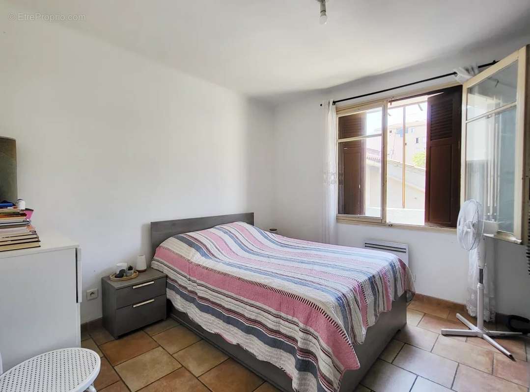 Appartement à MARSEILLE-3E