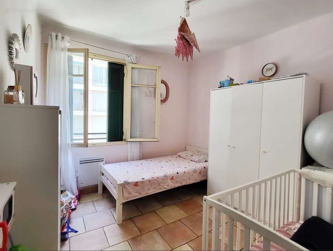 Appartement à MARSEILLE-3E