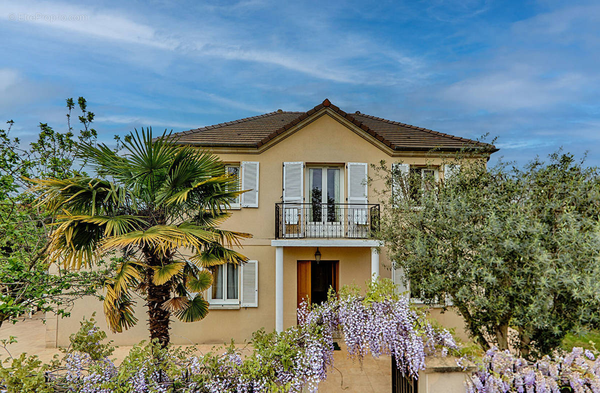 Maison à SARTROUVILLE