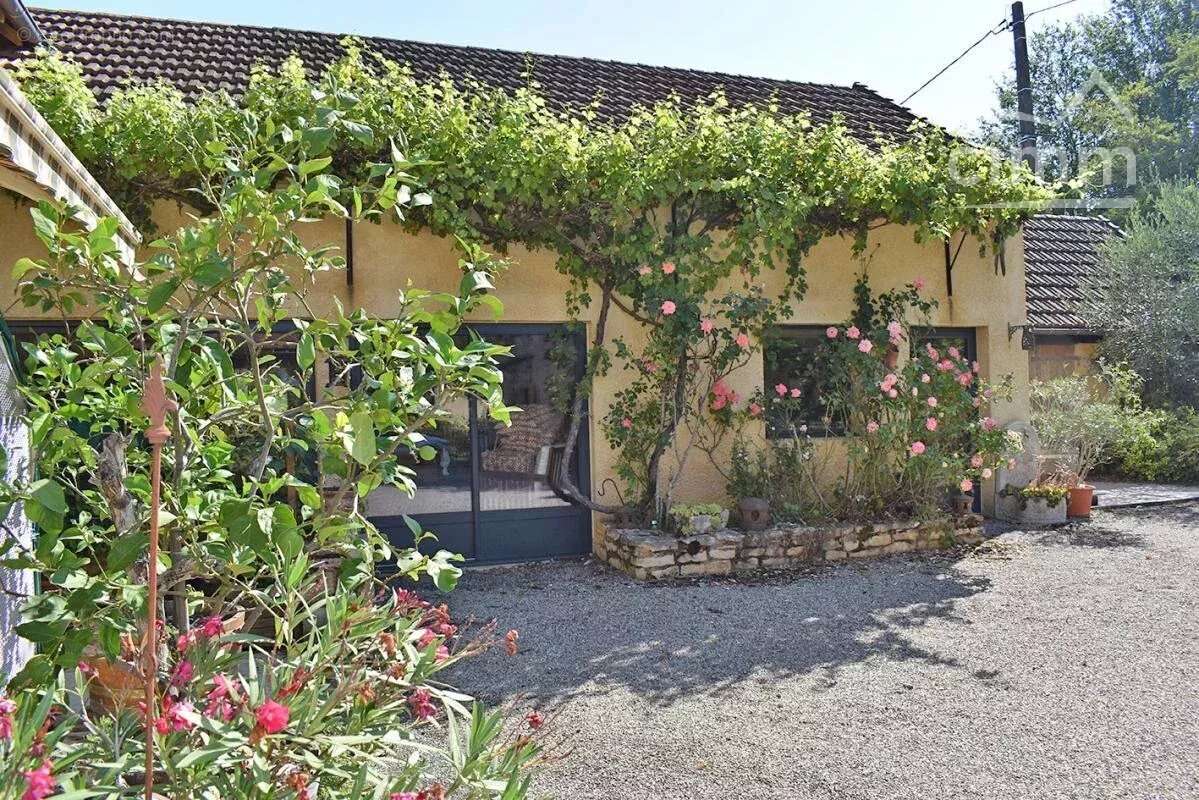 Maison à LA CHAPELLE-AUBAREIL