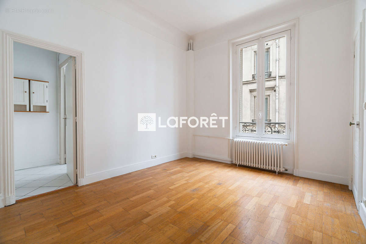 Appartement à PARIS-17E