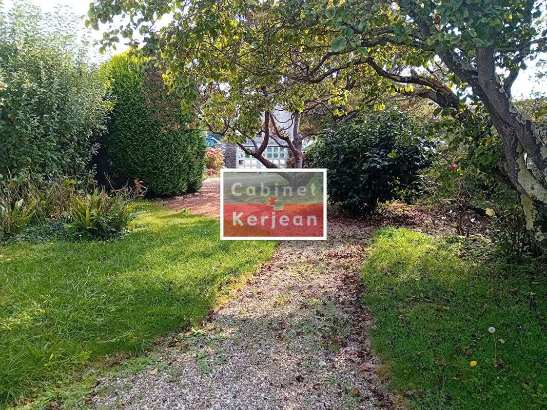 Maison à LOCQUIREC