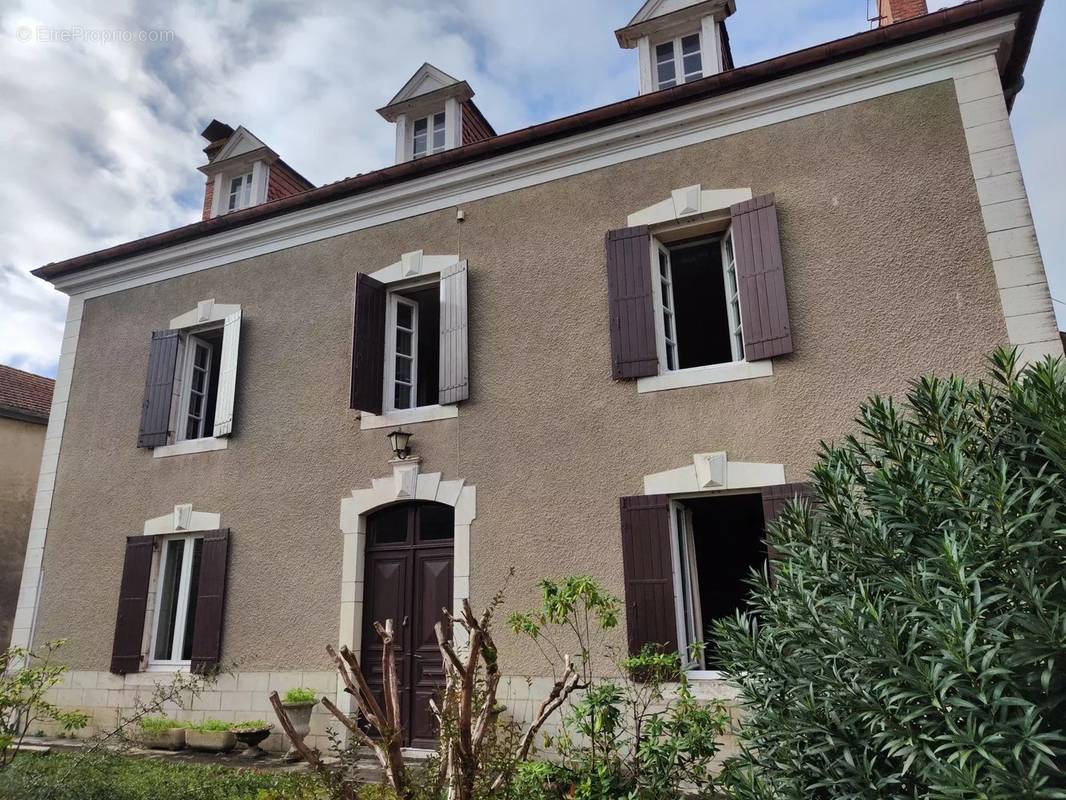 Maison à SAUVETERRE-DE-BEARN