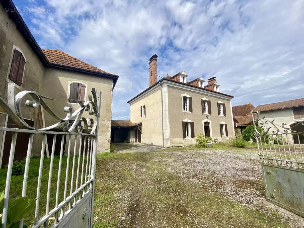 Maison à SAUVETERRE-DE-BEARN