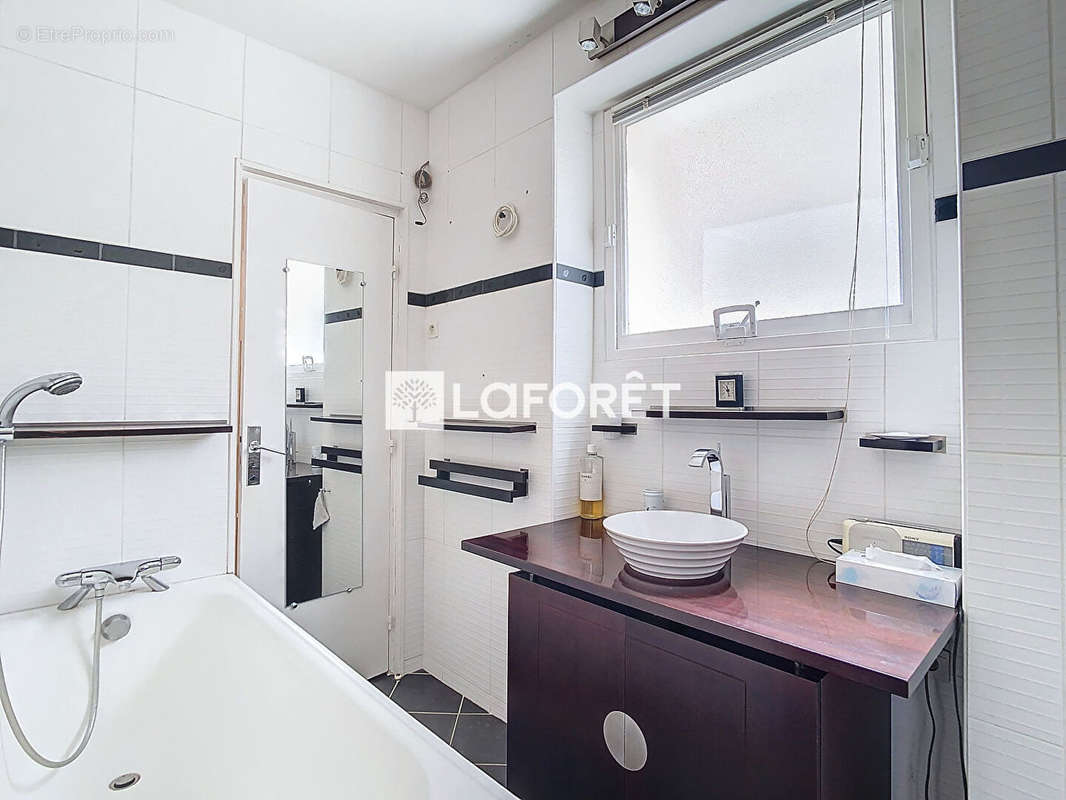 Appartement à PARIS-15E