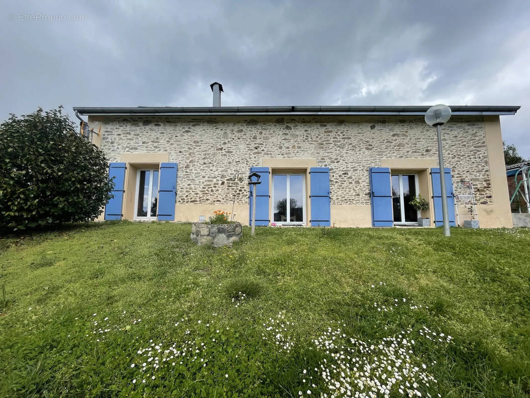 Maison à BOUT-DU-PONT-DE-LARN