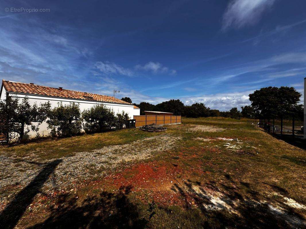 Terrain à LA PLAINE-SUR-MER