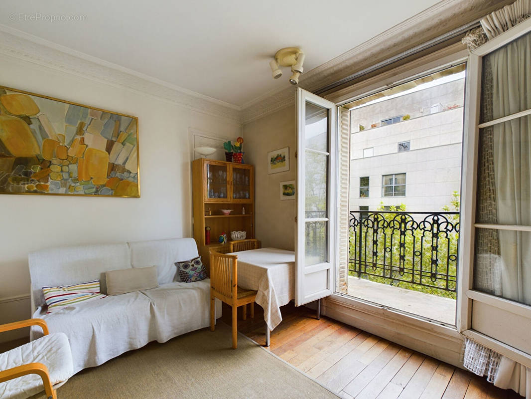 Appartement à PARIS-20E