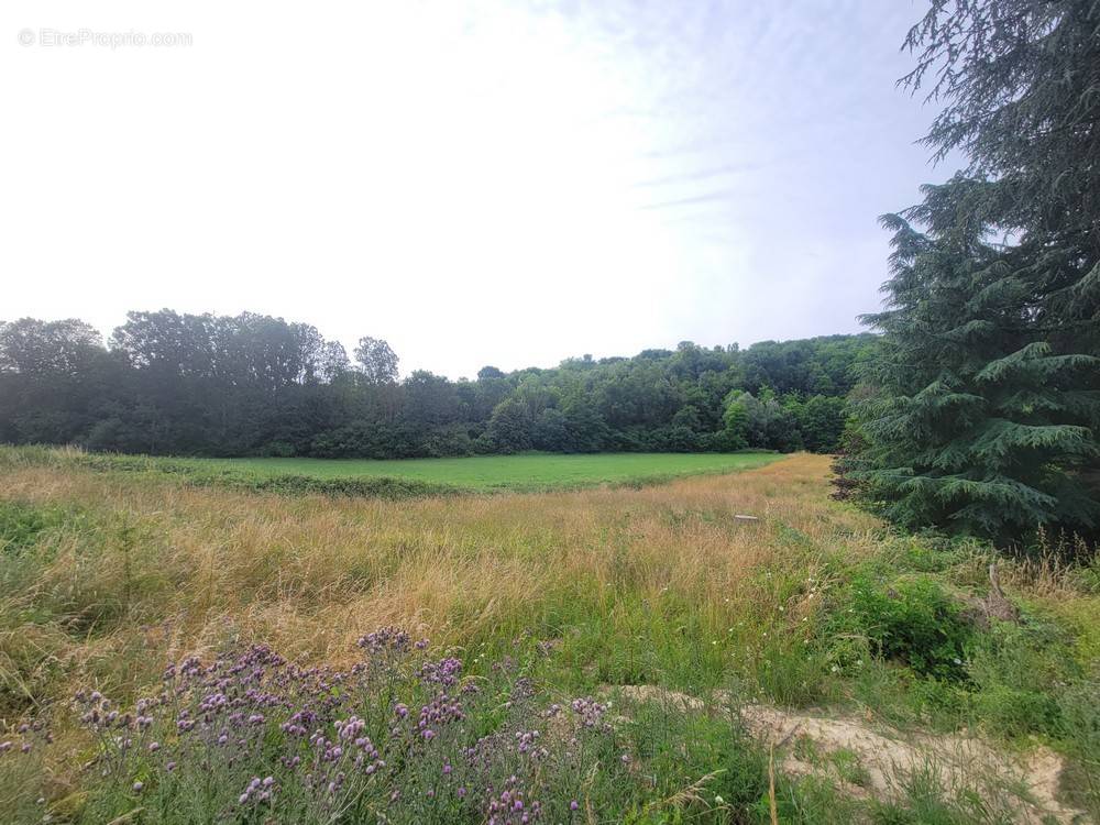 Terrain à LA CHAPELLE-DE-SURIEU