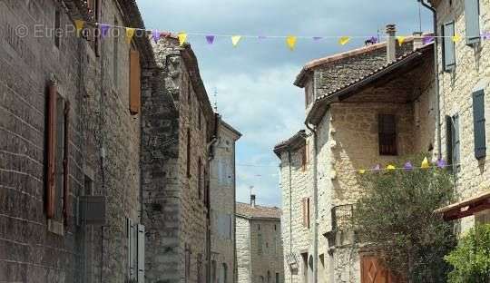 Appartement à BERRIAS-ET-CASTELJAU