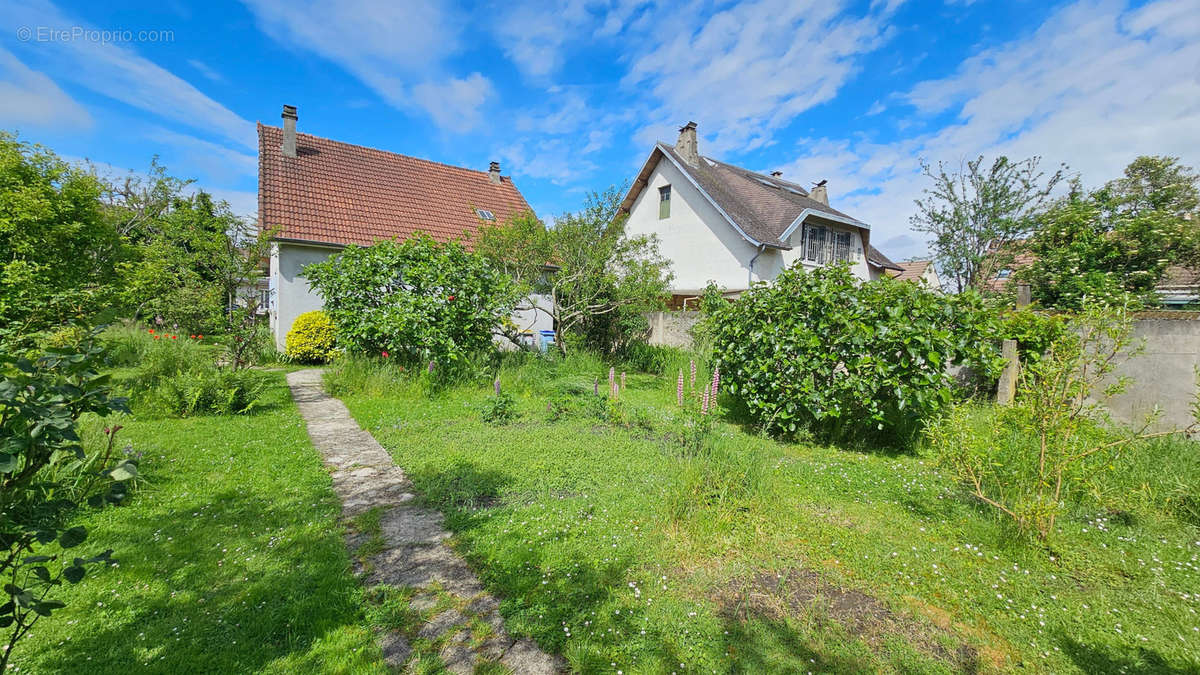 Maison à TREMBLAY-EN-FRANCE