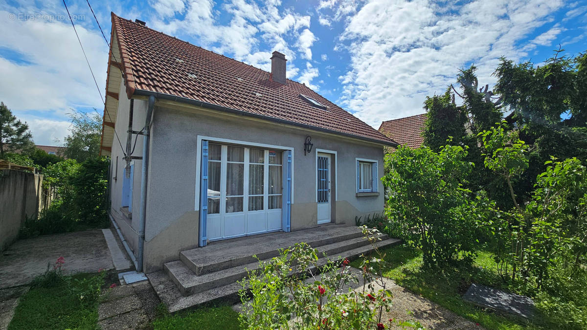 Maison à TREMBLAY-EN-FRANCE