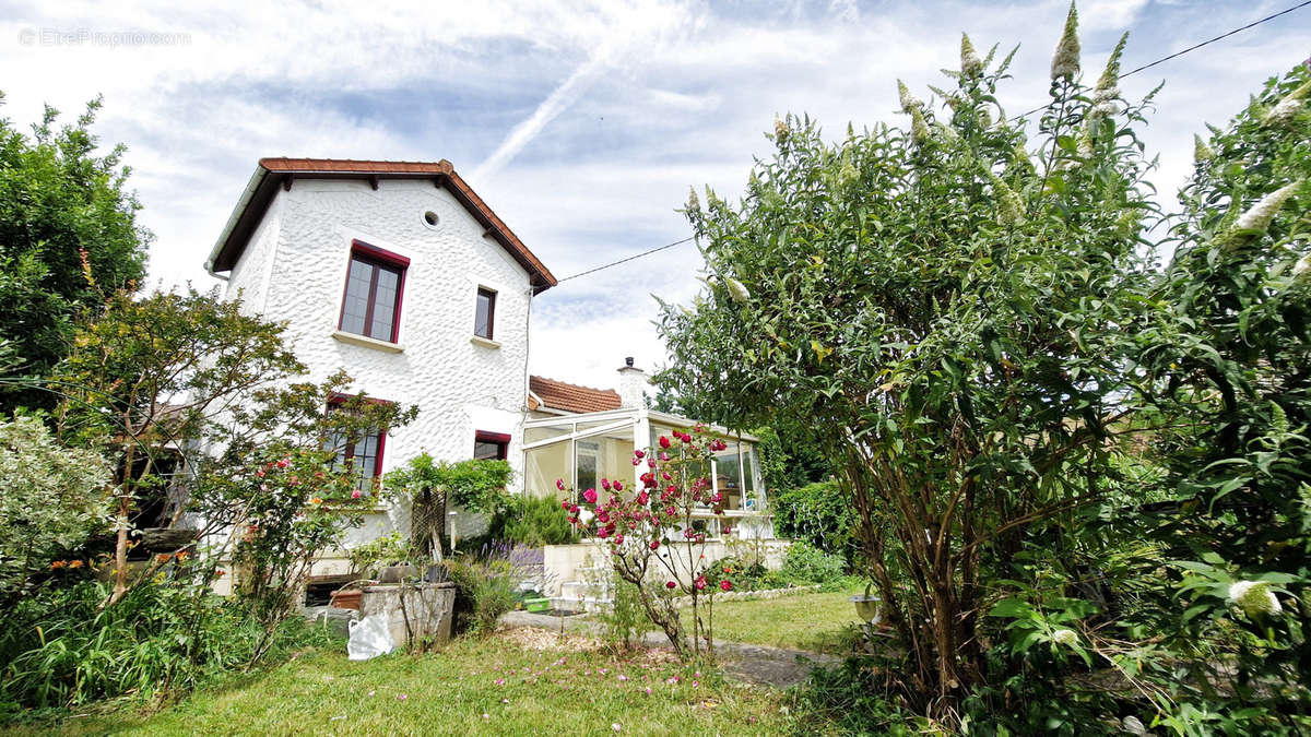 Maison à TREMBLAY-EN-FRANCE