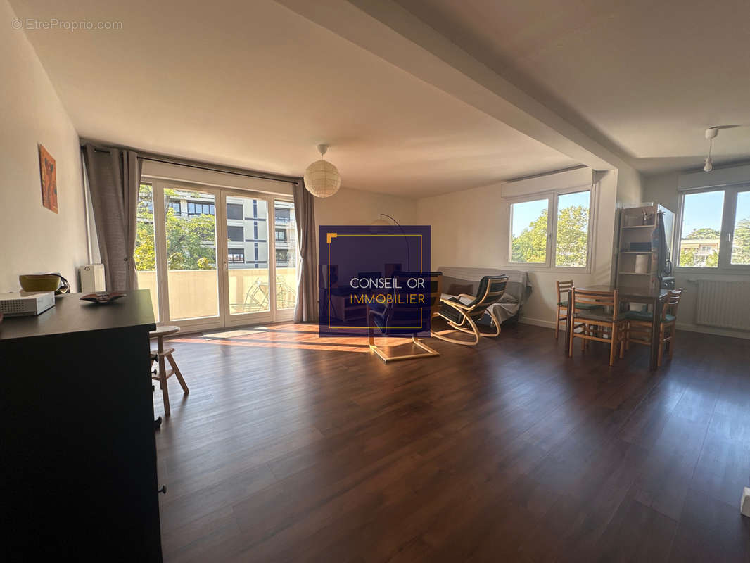 Appartement à SAINT-GENIS-LAVAL