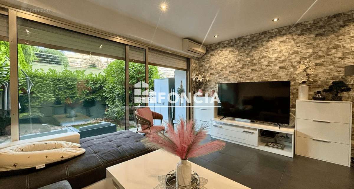 Appartement à VILLENEUVE-LOUBET