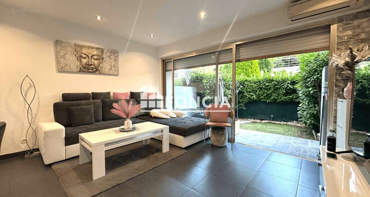 Appartement à VILLENEUVE-LOUBET