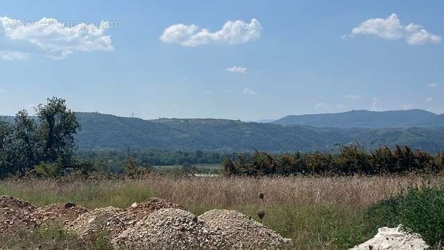 Terrain à CHANAS