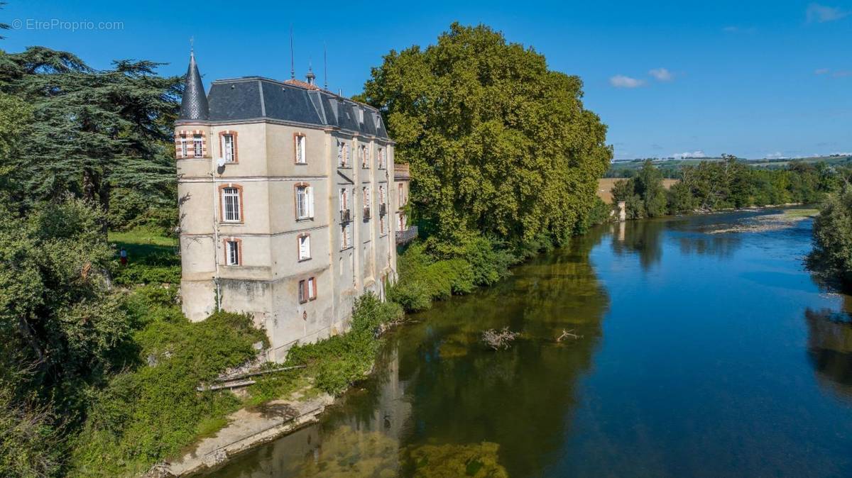 Maison à CALMONT