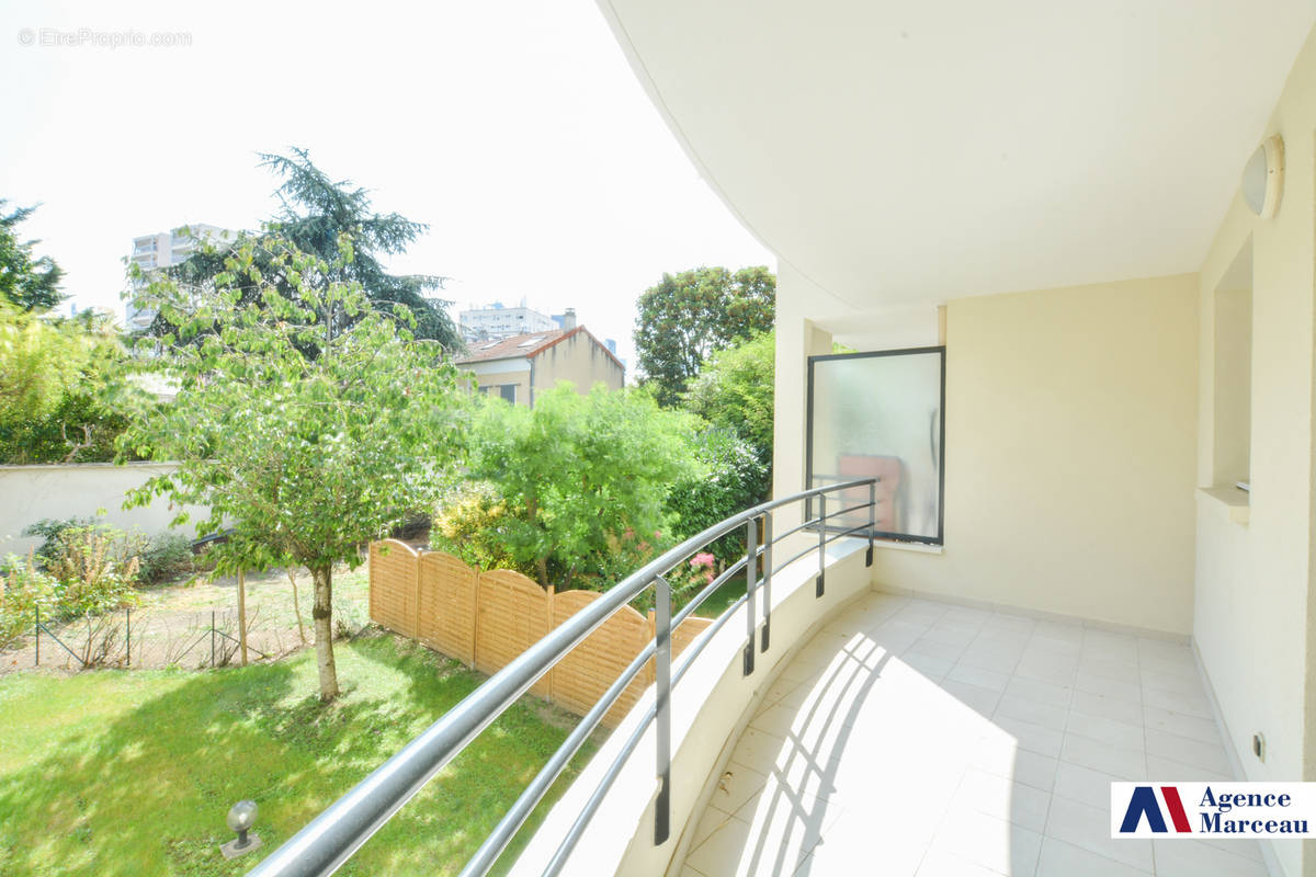 Appartement à COURBEVOIE