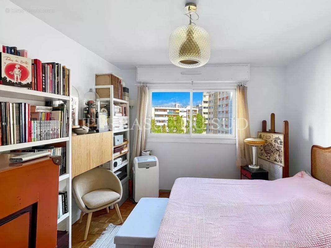 Appartement à MARSEILLE-1E